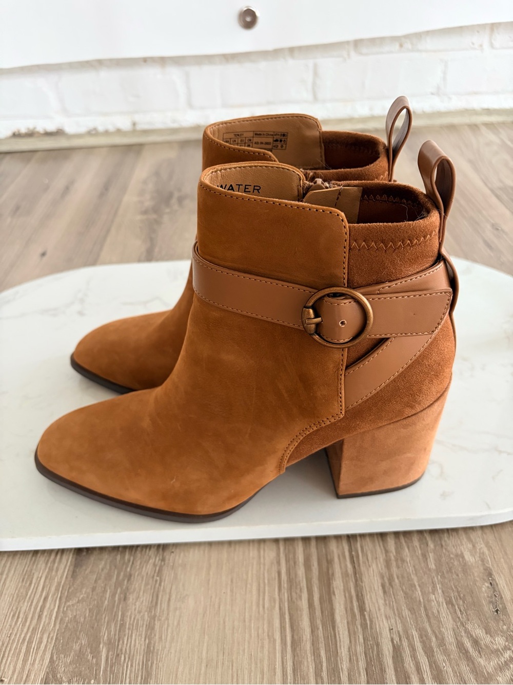 New Womens Vionic Carnelia Brown Leather Heeled Ankle Booties Boots Size 9 M